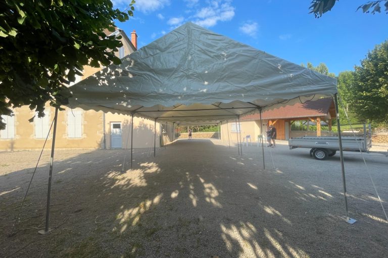 Location de chapiteaux pour événement associatif